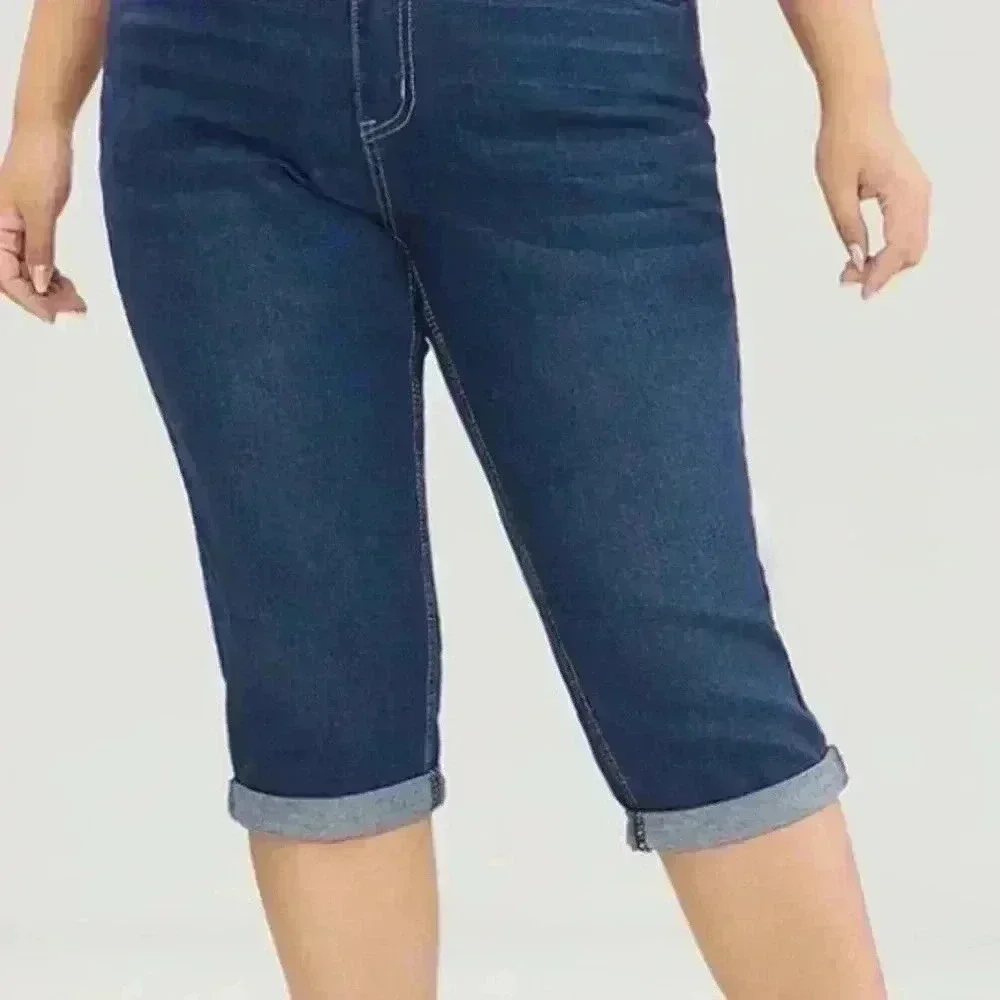 NWT!Stretchy high-rise roll hem knee denim short size 30 or 6X